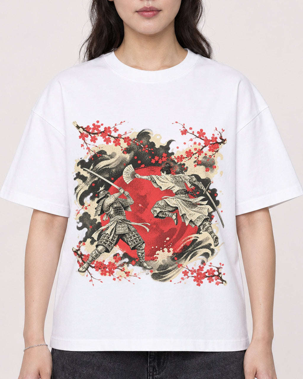 Mockup Boxy Heavyweight Tee White female close-up 03