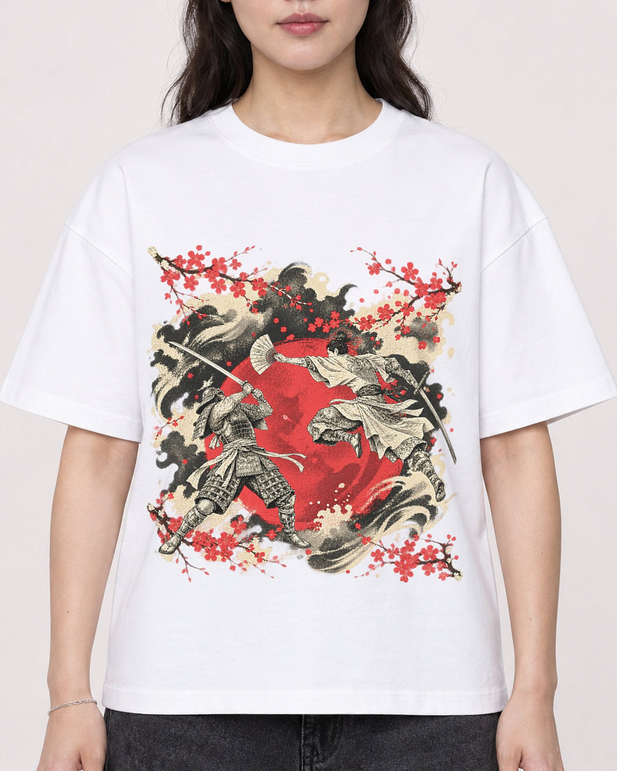 Mockup Boxy Heavyweight Tee White female close-up 03