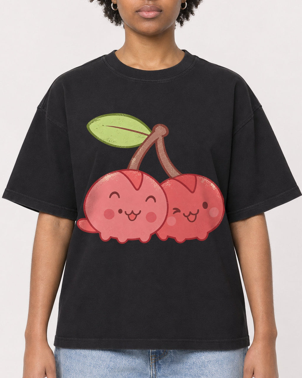 Mockup Boxy Heavyweight Tee Black female close-up 35