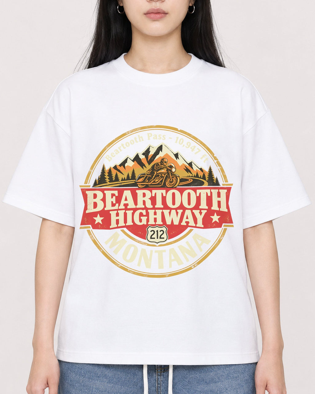 Mockup Boxy Heavyweight Tee White female close-up 01