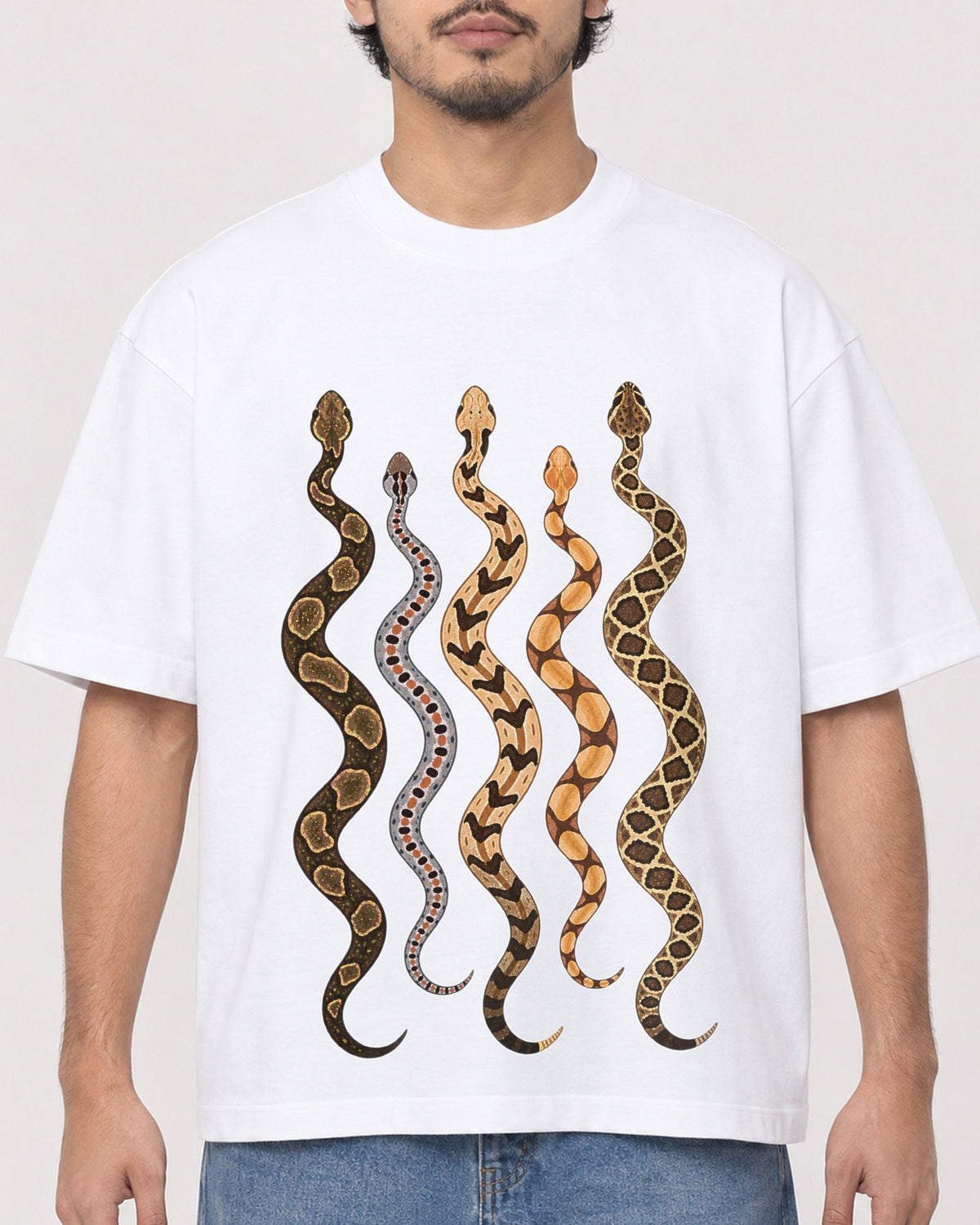 Mockup Boxy Heavyweight Tee White male close-up 02