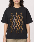 Mockup Boxy Heavyweight Tee Black female close-up 02