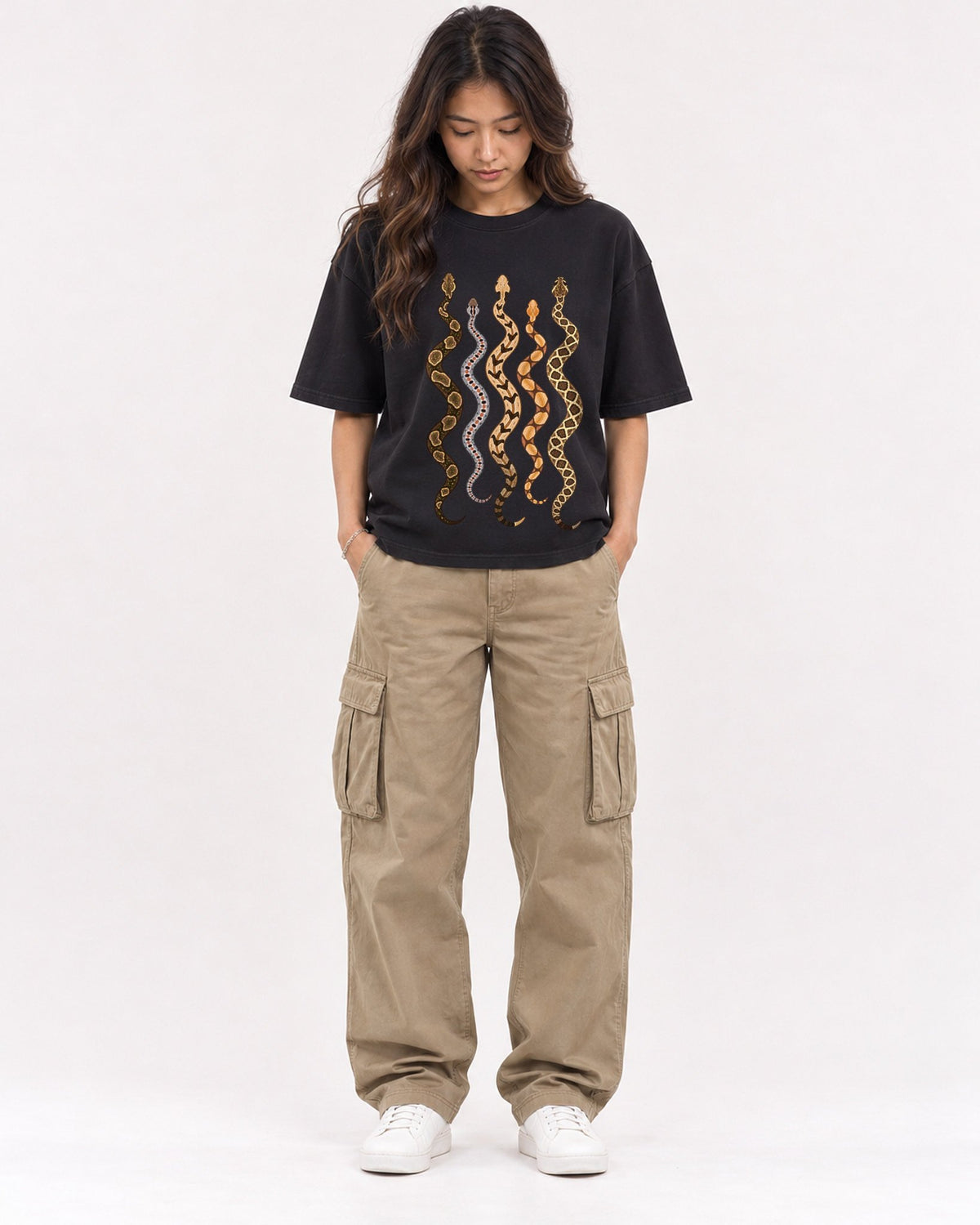 Mockup Boxy Heavyweight Tee Black female full-body 02