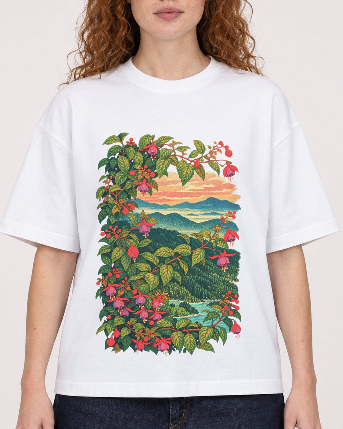 Mockup Boxy Heavyweight Tee White female close-up 09