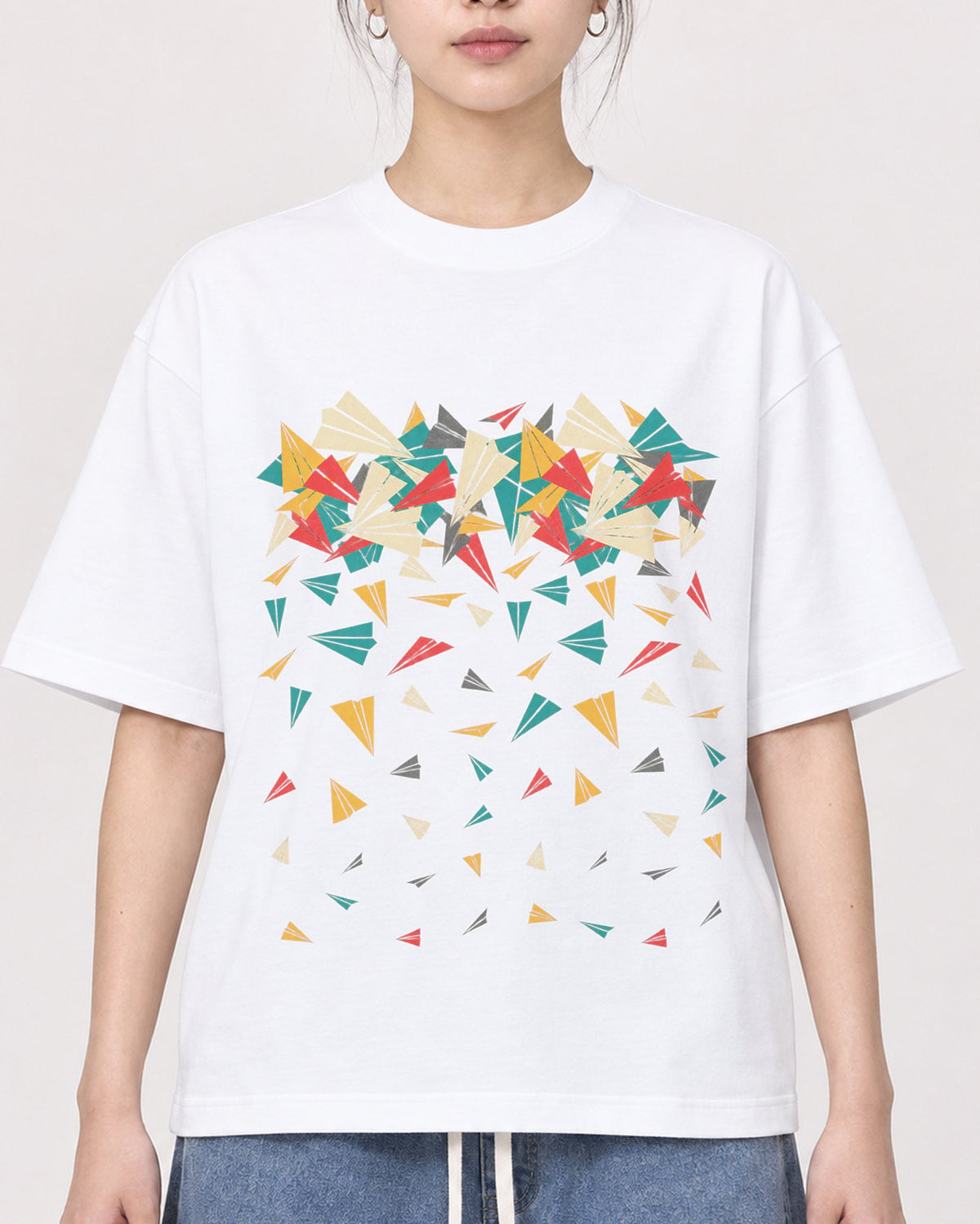 Mockup Boxy Heavyweight Tee White female close-up 41