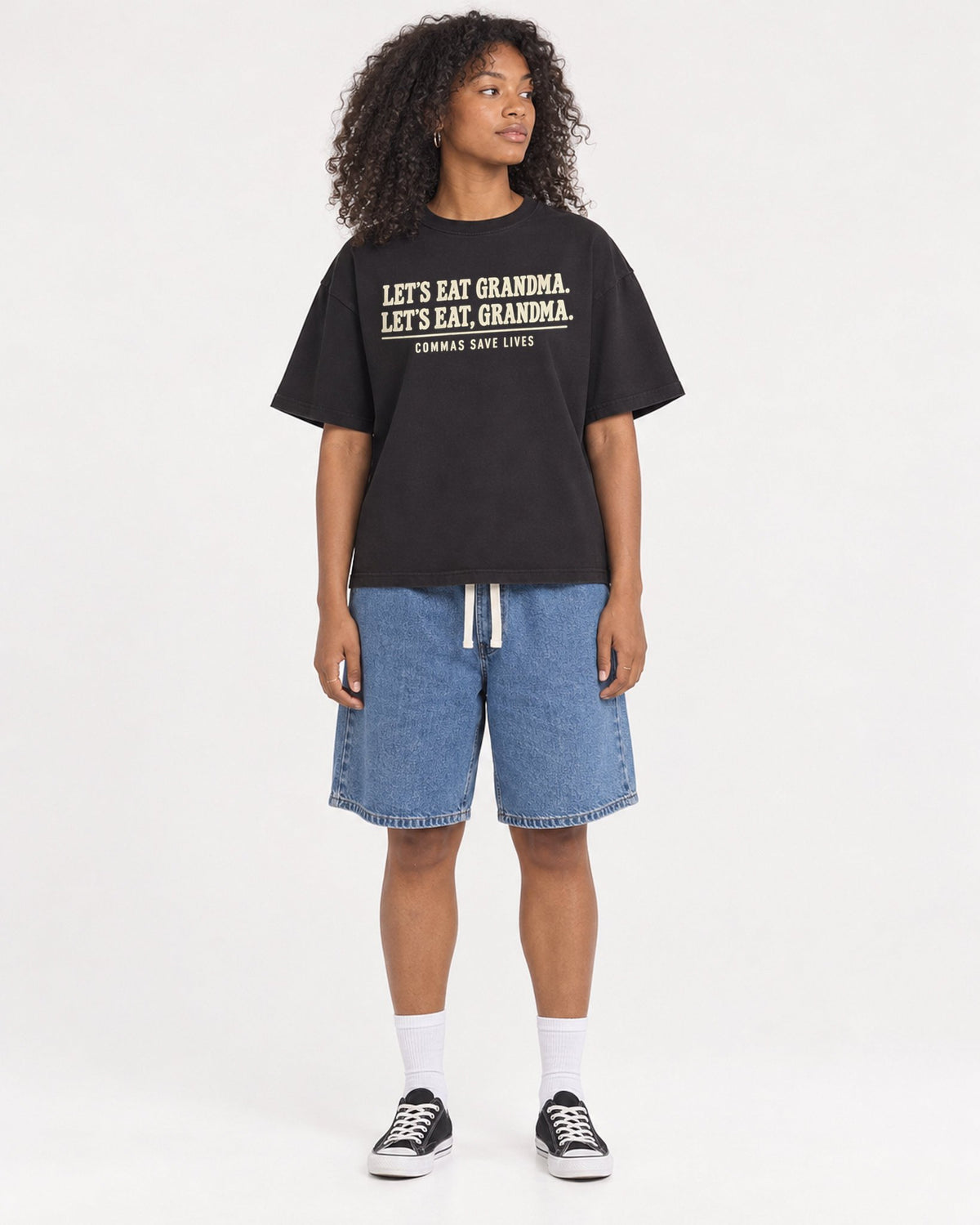 Mockup Boxy Heavyweight Tee Black female full-body 05
