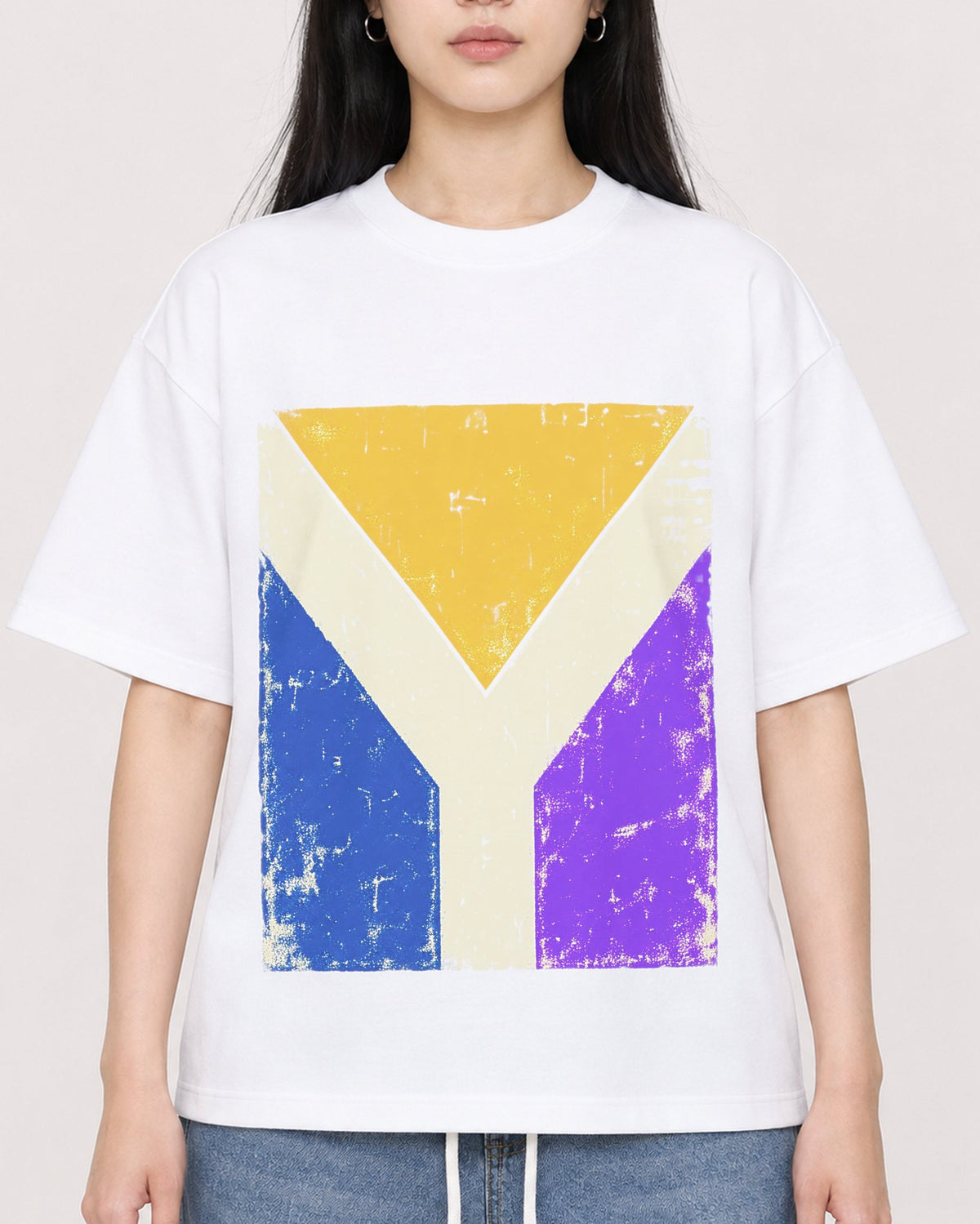 Mockup Boxy Heavyweight Tee White female close-up 01