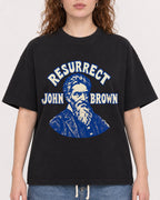 Mockup Boxy Heavyweight Tee Black female close-up 09