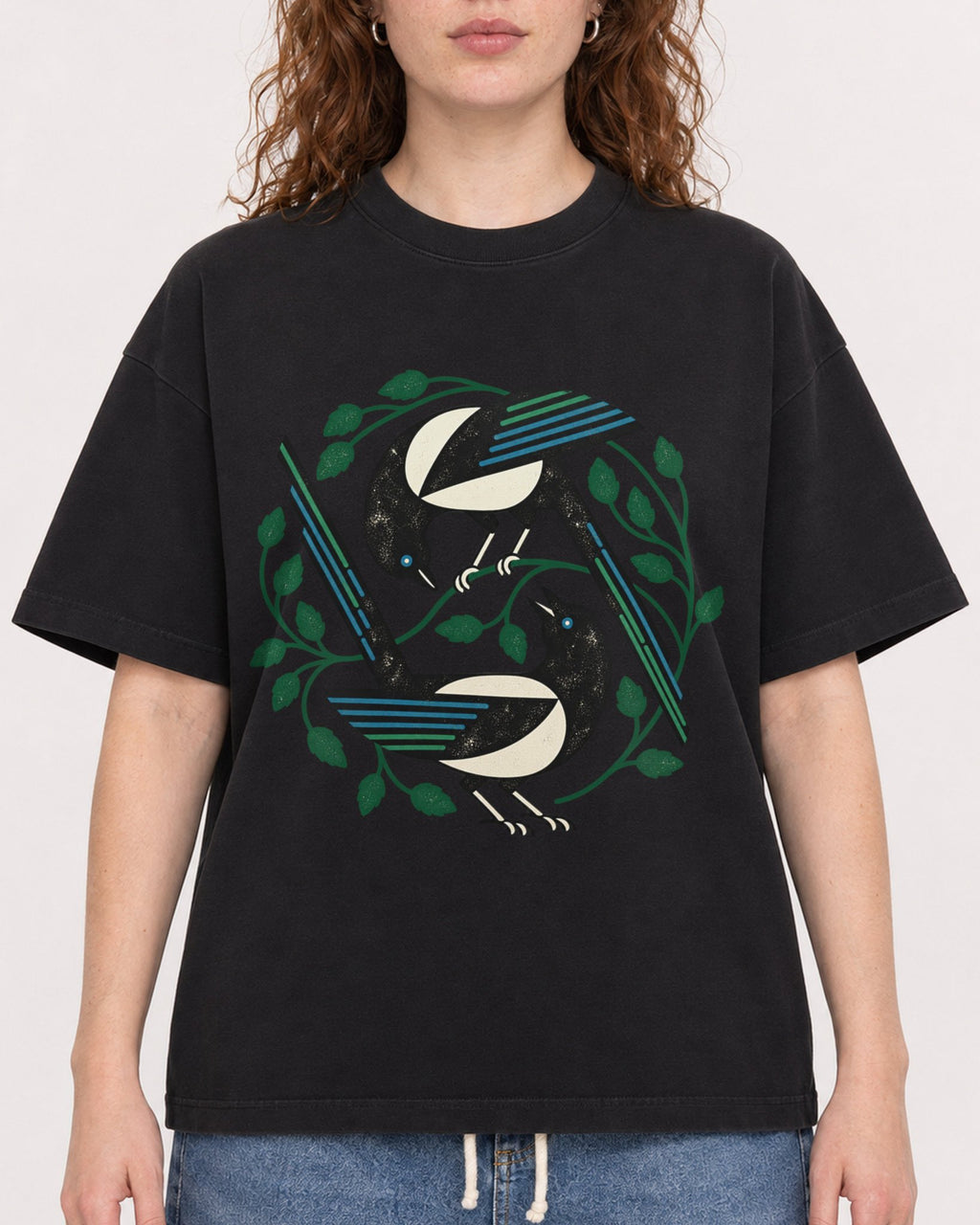 Mockup Boxy Heavyweight Tee Black female close-up 09