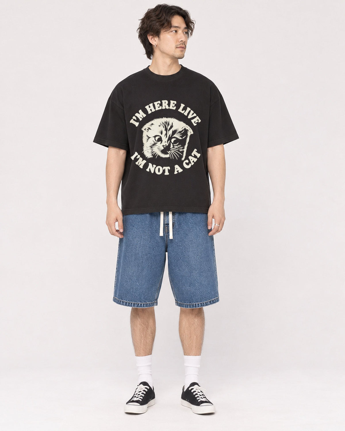 Mockup Boxy Heavyweight Tee Black male full-body 03