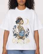 Mockup Boxy Heavyweight Tee White female close-up 05