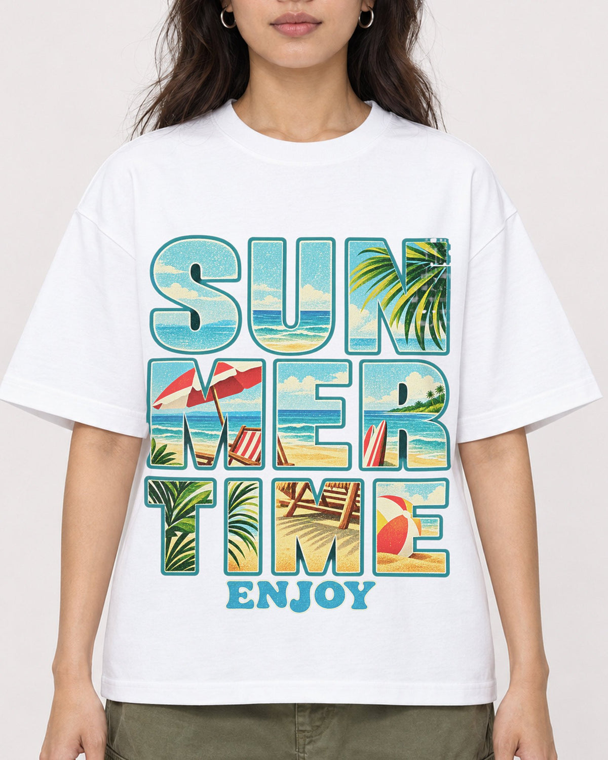 Mockup Boxy Heavyweight Tee White female close-up 02