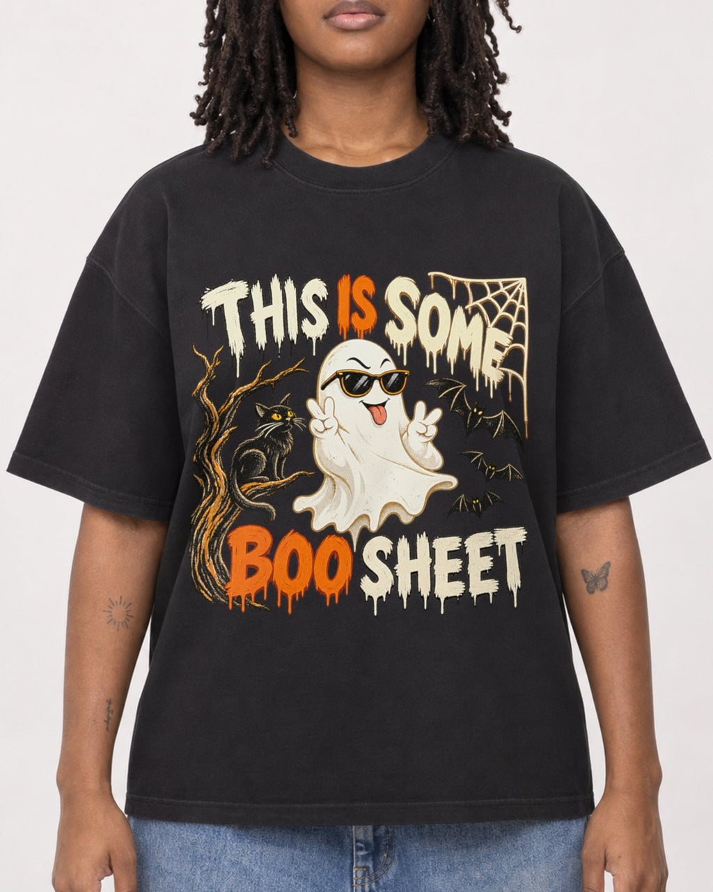 Mockup Boxy Heavyweight Tee Black female close-up 24