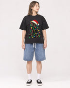 Mockup Boxy Heavyweight Tee Black female full-body 33