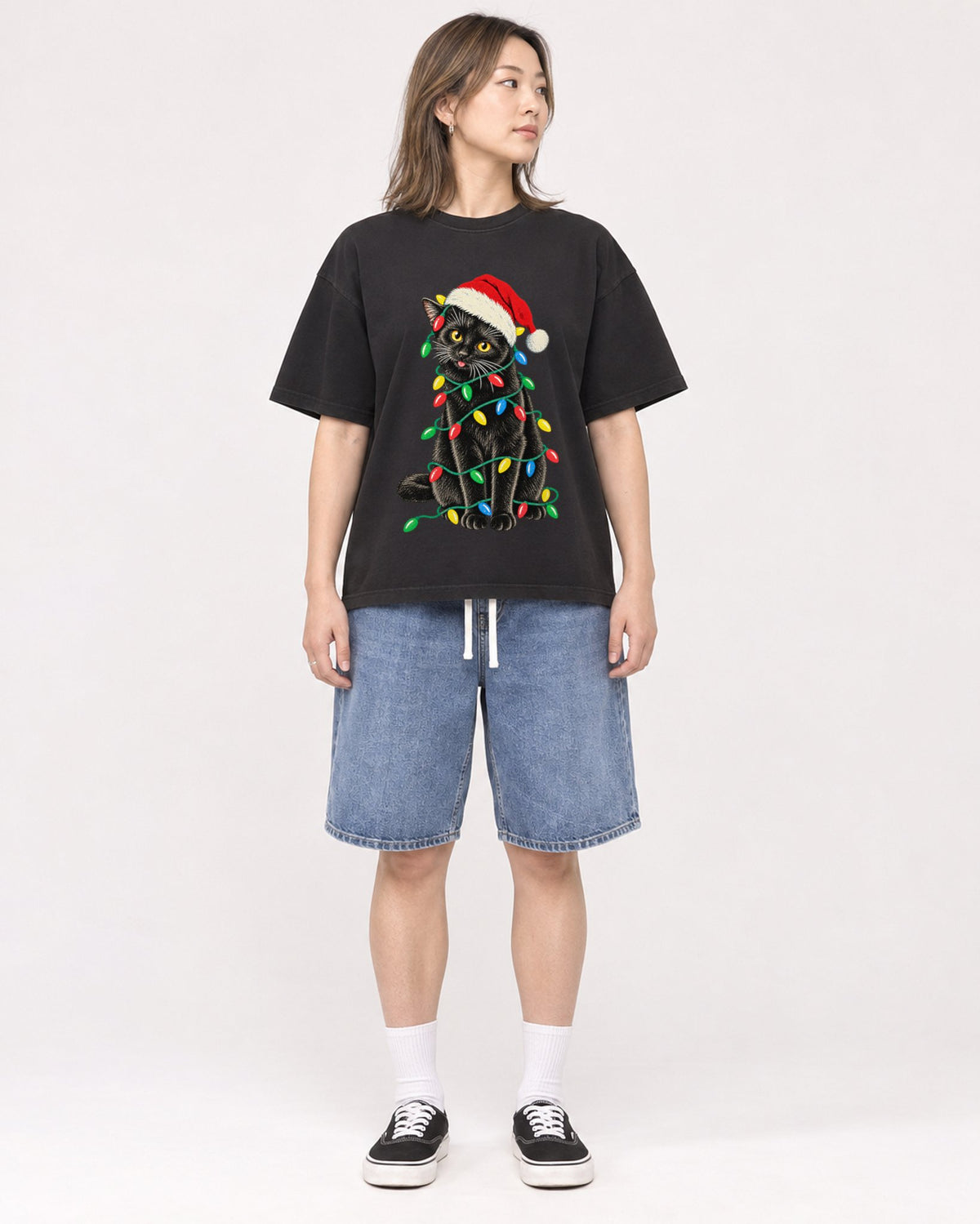 Mockup Boxy Heavyweight Tee Black female full-body 33