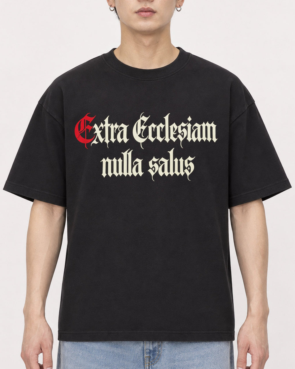 Mockup Boxy Heavyweight Tee Black male close-up 01