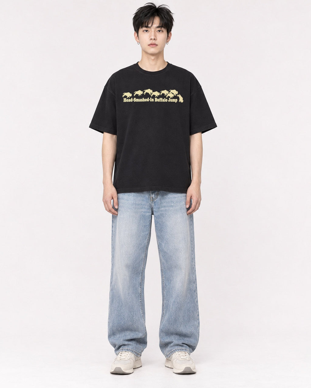 Mockup Boxy Heavyweight Tee Black male full-body 01