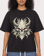 Mockup Boxy Heavyweight Tee Black female close-up 05