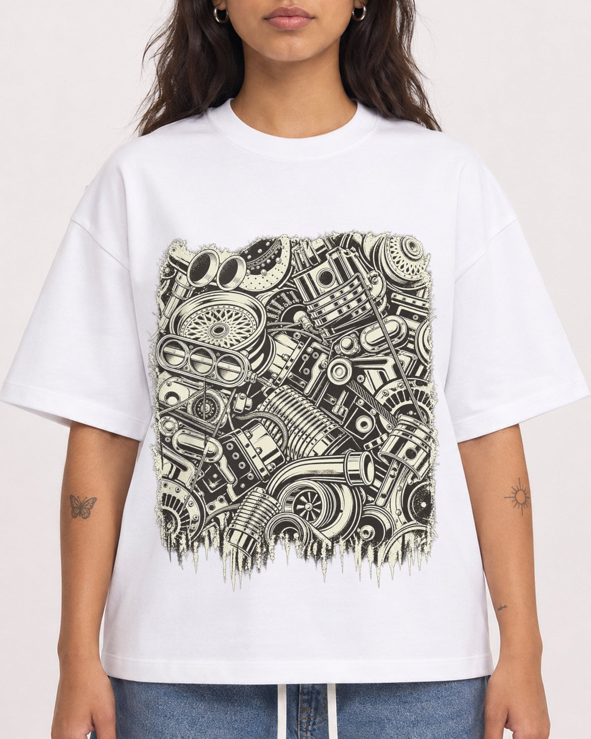 Mockup Boxy Heavyweight Tee White female close-up 06