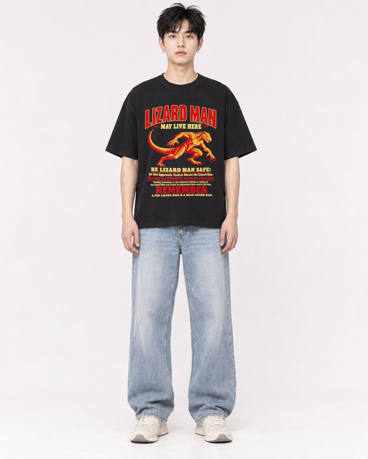 Mockup Boxy Heavyweight Tee Black male full-body 01