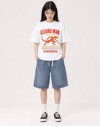 Mockup Boxy Heavyweight Tee White female full-body 01
