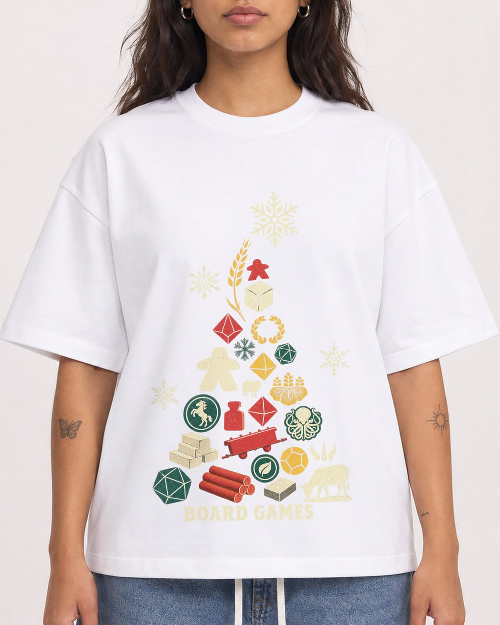 Mockup Boxy Heavyweight Tee White female close-up 06
