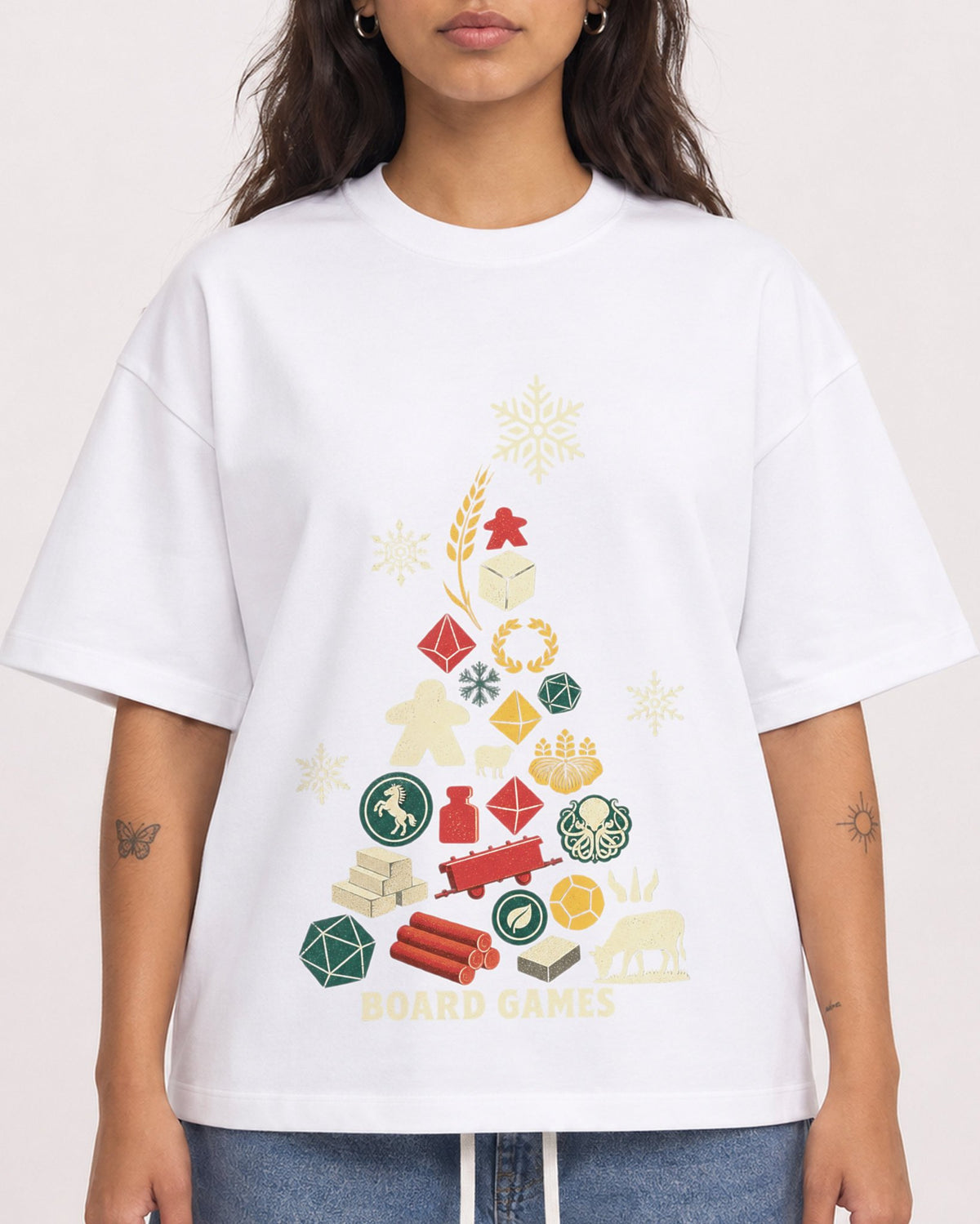 Mockup Boxy Heavyweight Tee White female close-up 06