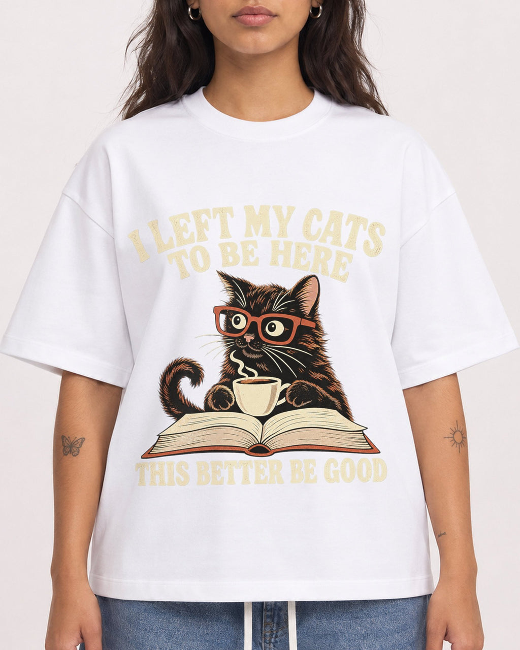 Mockup Boxy Heavyweight Tee White female close-up 06