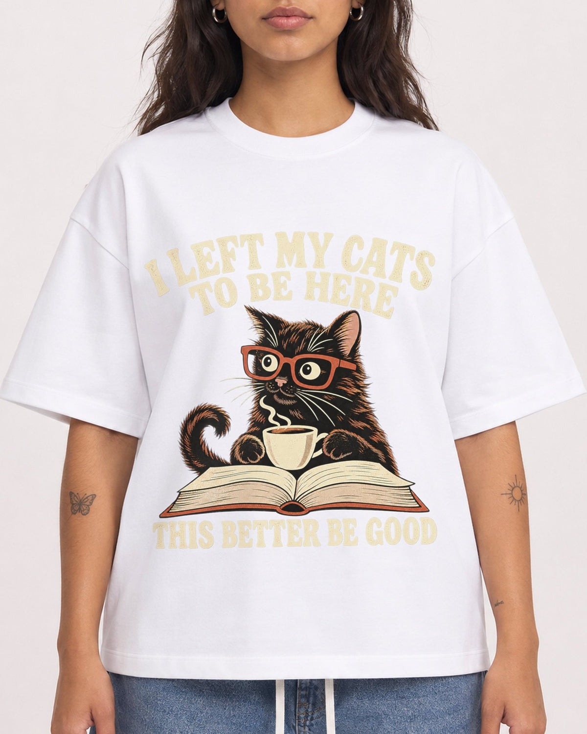 Mockup Boxy Heavyweight Tee White female close-up 06