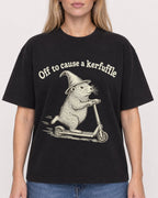 Mockup Boxy Heavyweight Tee Black female close-up 08