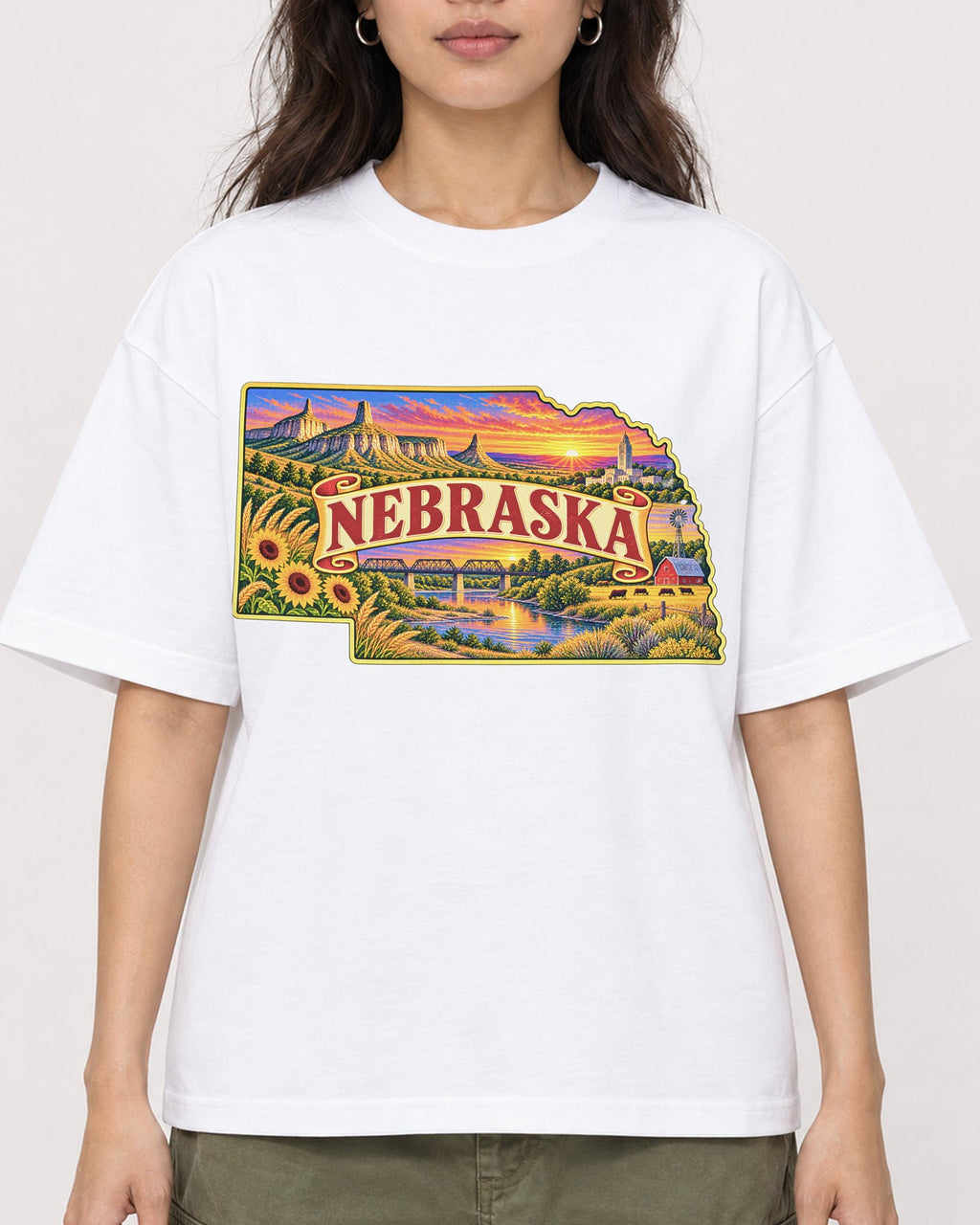 Mockup Boxy Heavyweight Tee White female close-up 02