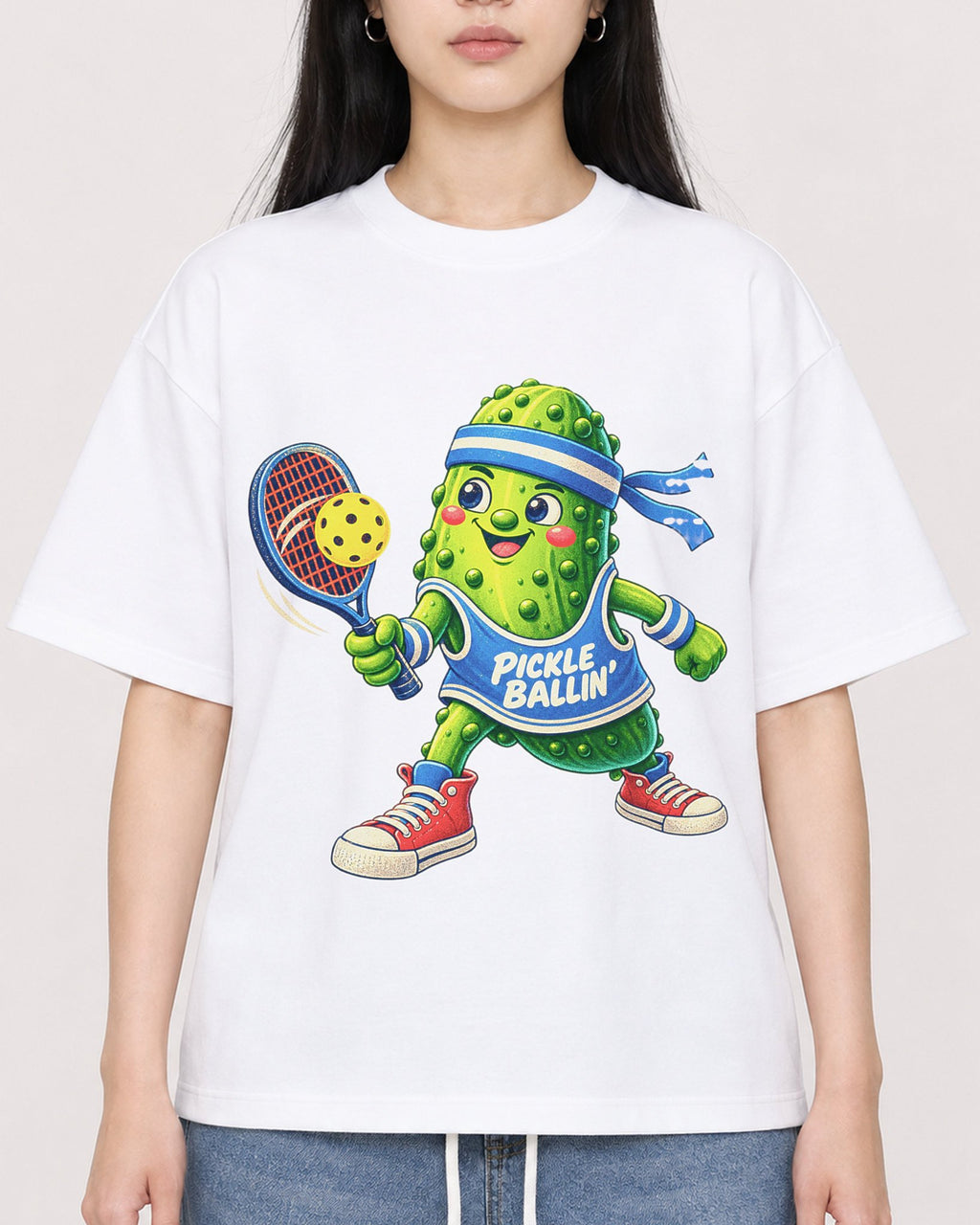 Mockup Boxy Heavyweight Tee White female close-up 01