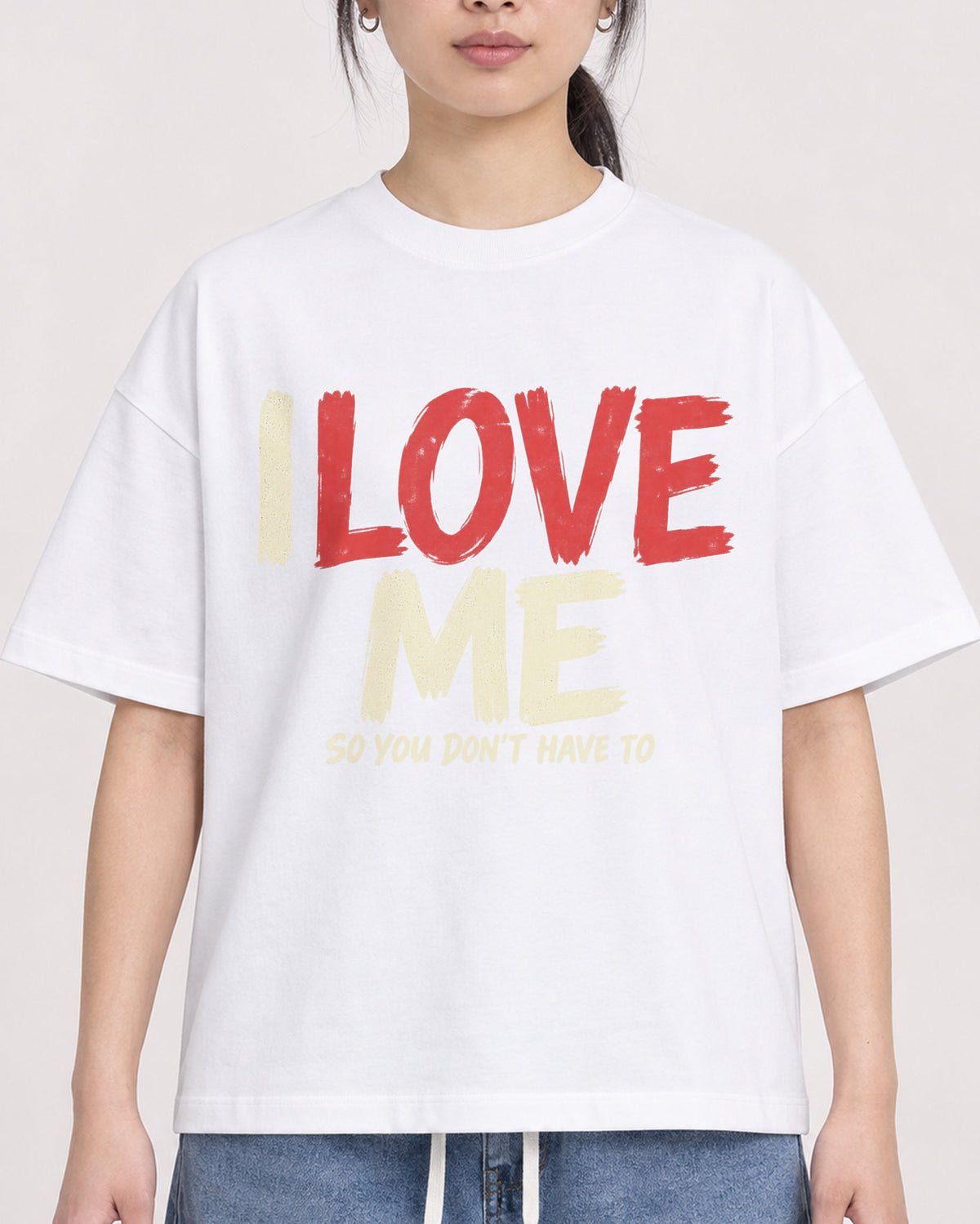 Mockup Boxy Heavyweight Tee White female close-up 21