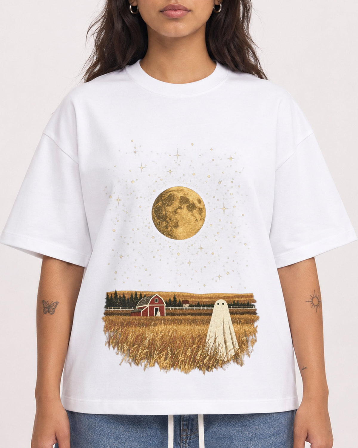 Mockup Boxy Heavyweight Tee White female close-up 06