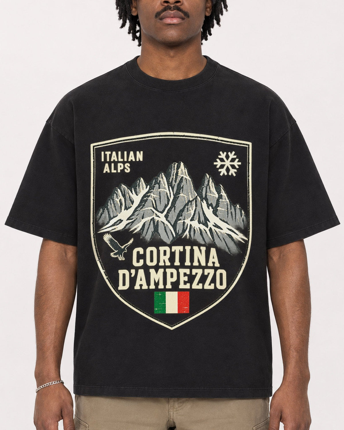 Mockup Boxy Heavyweight Tee Black male close-up 04