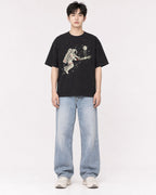 Mockup Boxy Heavyweight Tee Black male full-body 01