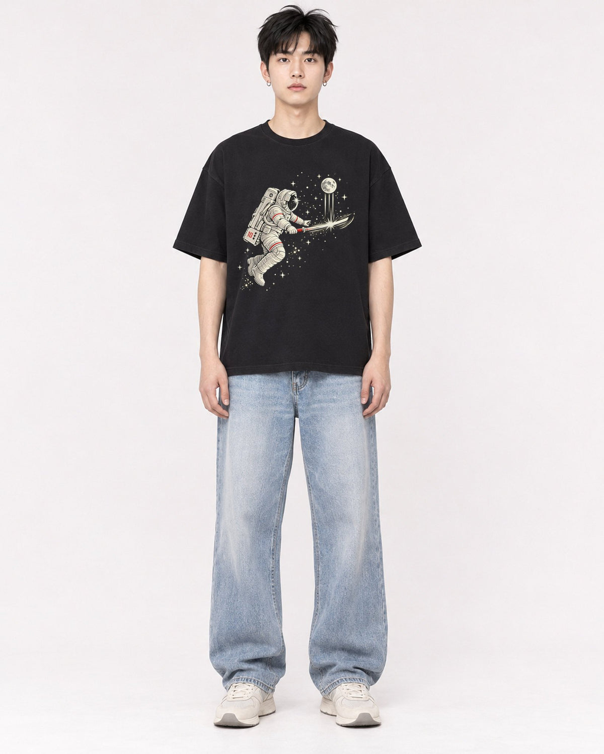 Mockup Boxy Heavyweight Tee Black male full-body 01
