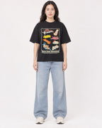 Mockup Boxy Heavyweight Tee Black female full-body 03
