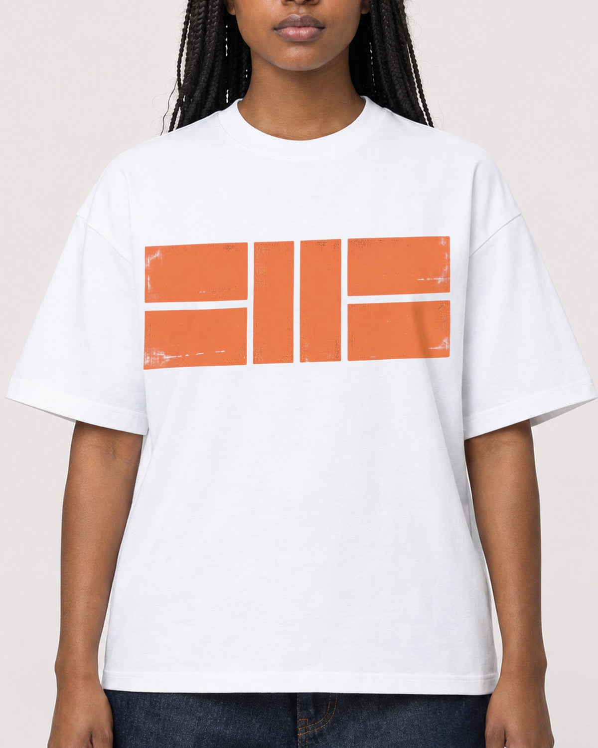 Mockup Boxy Heavyweight Tee White female close-up 04