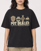 Mockup Boxy Heavyweight Tee Black female close-up 02