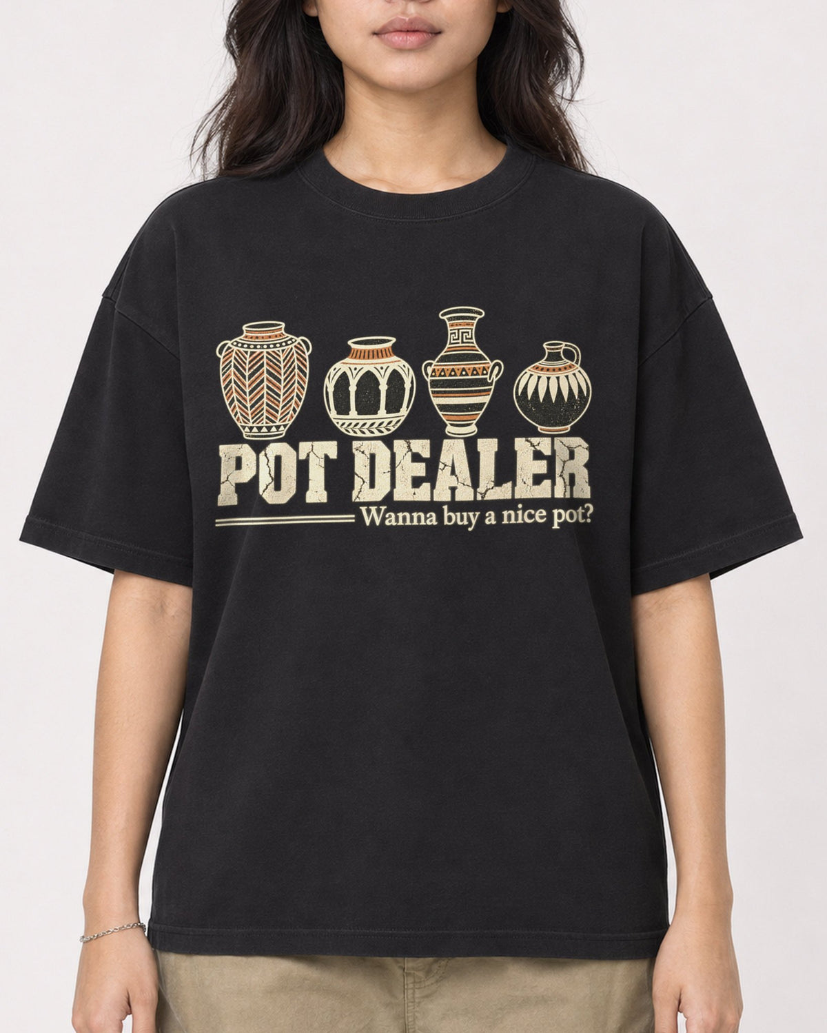 Mockup Boxy Heavyweight Tee Black female close-up 02