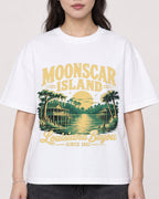 Mockup Boxy Heavyweight Tee White female close-up 03