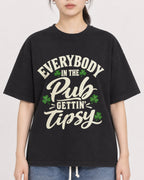 Mockup Boxy Heavyweight Tee Black female close-up 21
