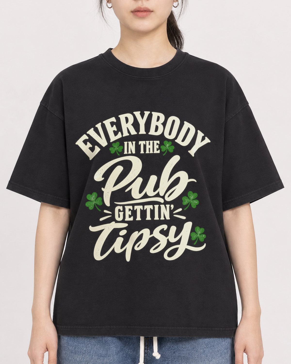 Mockup Boxy Heavyweight Tee Black female close-up 21