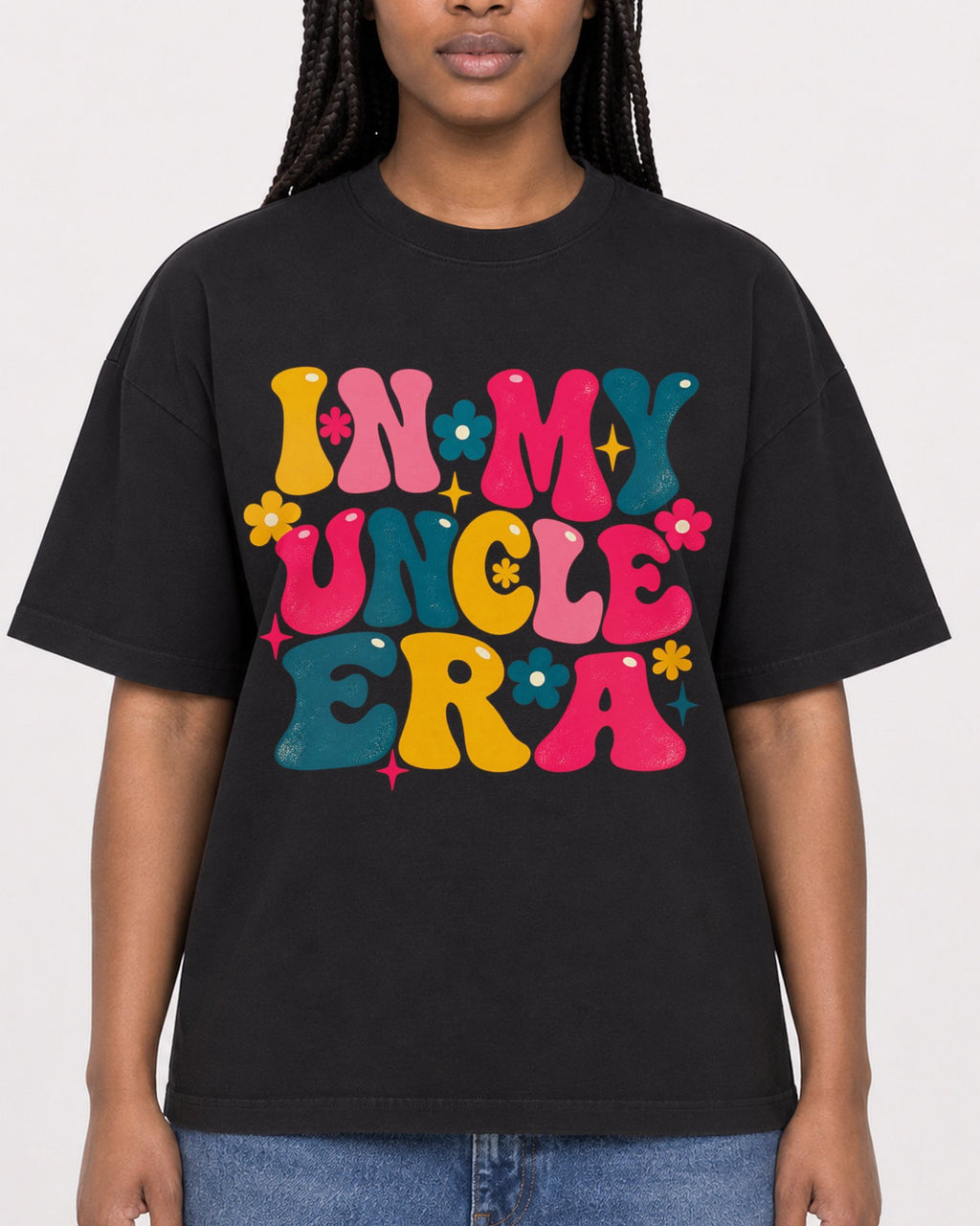 Mockup Boxy Heavyweight Tee Black female close-up 04