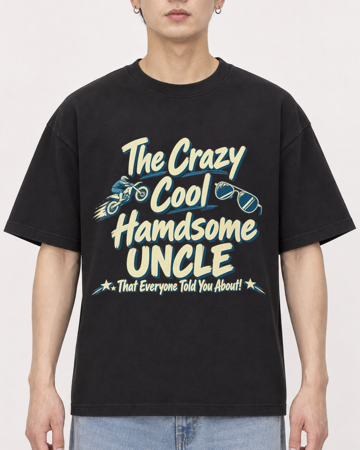 Mockup Boxy Heavyweight Tee Black male close-up 01