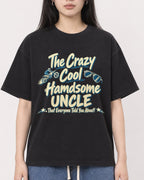 Mockup Boxy Heavyweight Tee Black female close-up 01