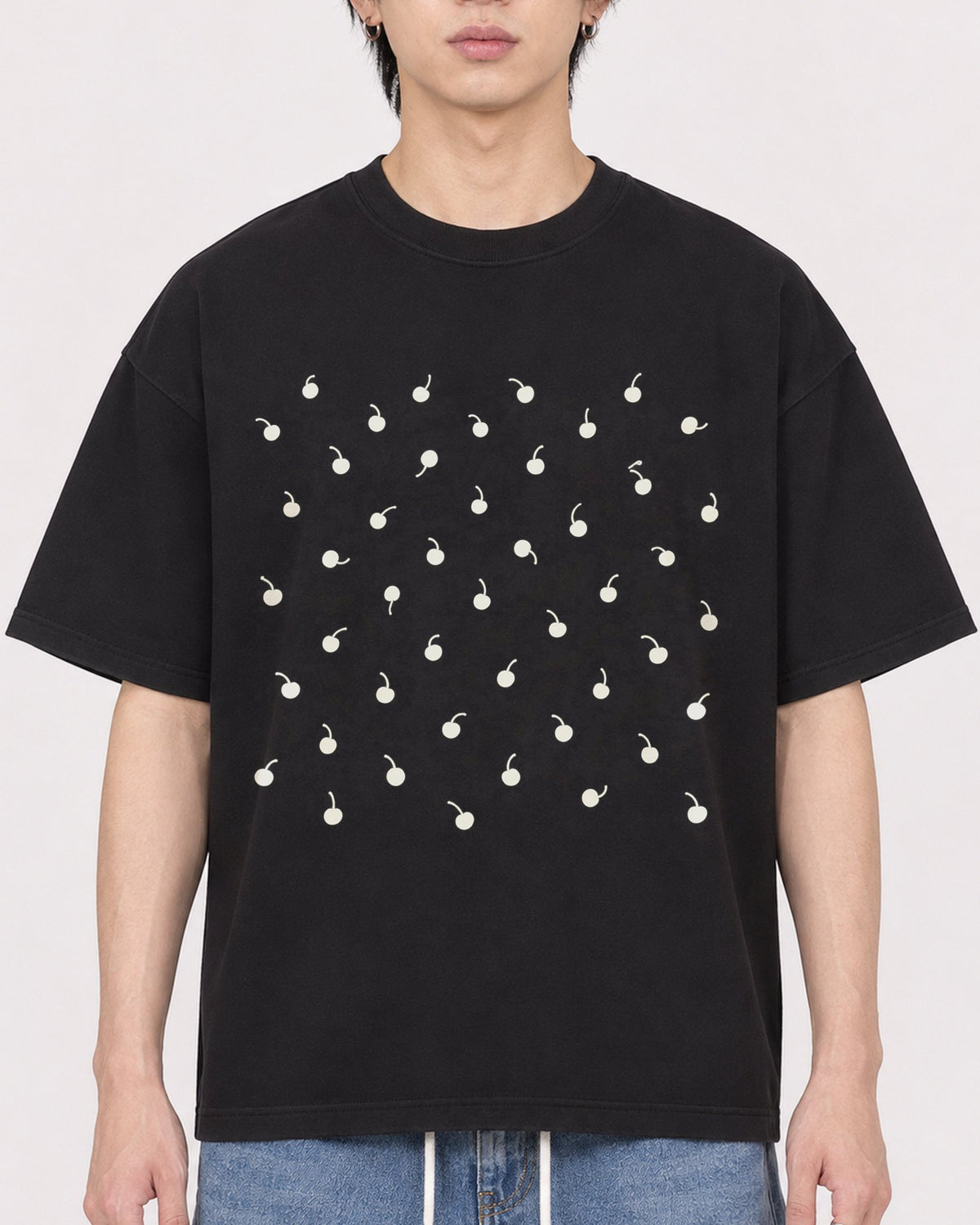Mockup Boxy Heavyweight Tee Black male close-up 11