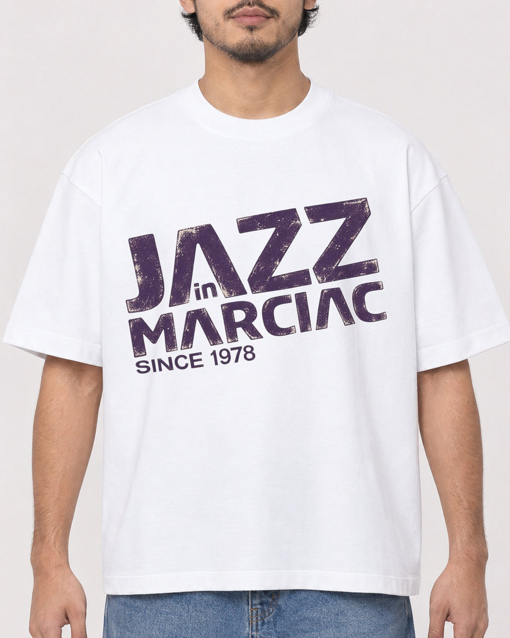 Mockup Boxy Heavyweight Tee White male close-up 02