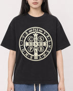 Mockup Boxy Heavyweight Tee Black female close-up 01